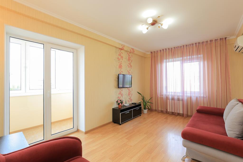 Apartment On Obolonskiy Prospect 12 Kyiv Exterior photo
